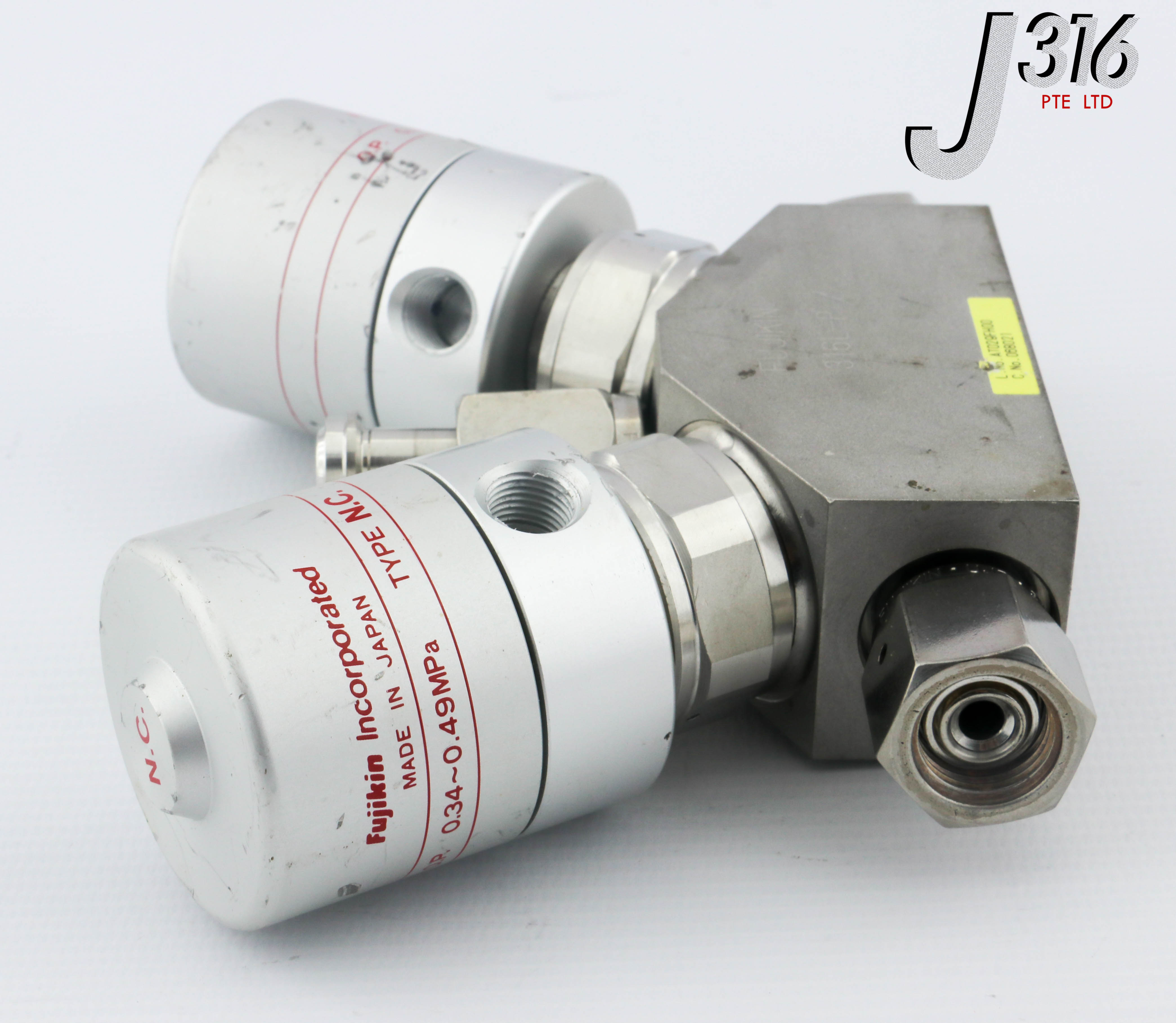 26469 FUJIKIN 3 WAY MONOBLK VLV, O.P. 0.34~0.49MPA, TYPE NC, 1/4